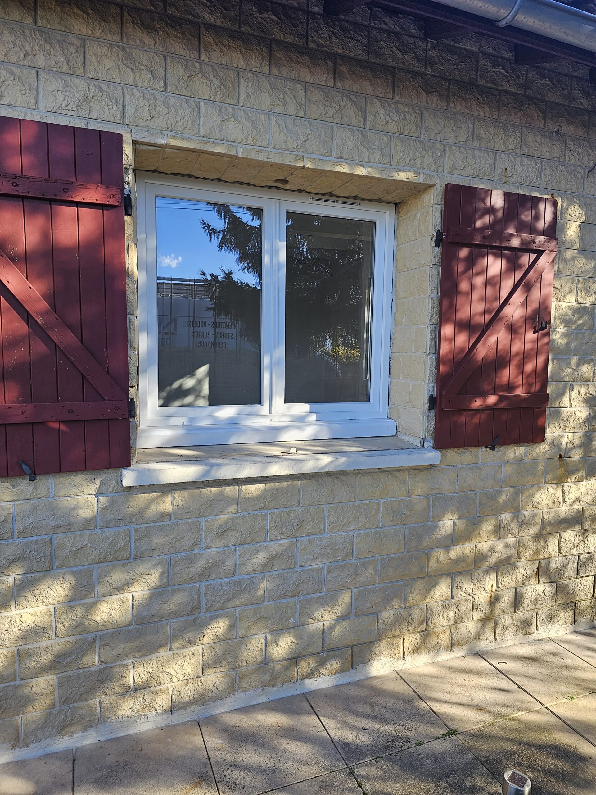 INSTALLATION MENUISERIE PVC - 42510 NERONDE 